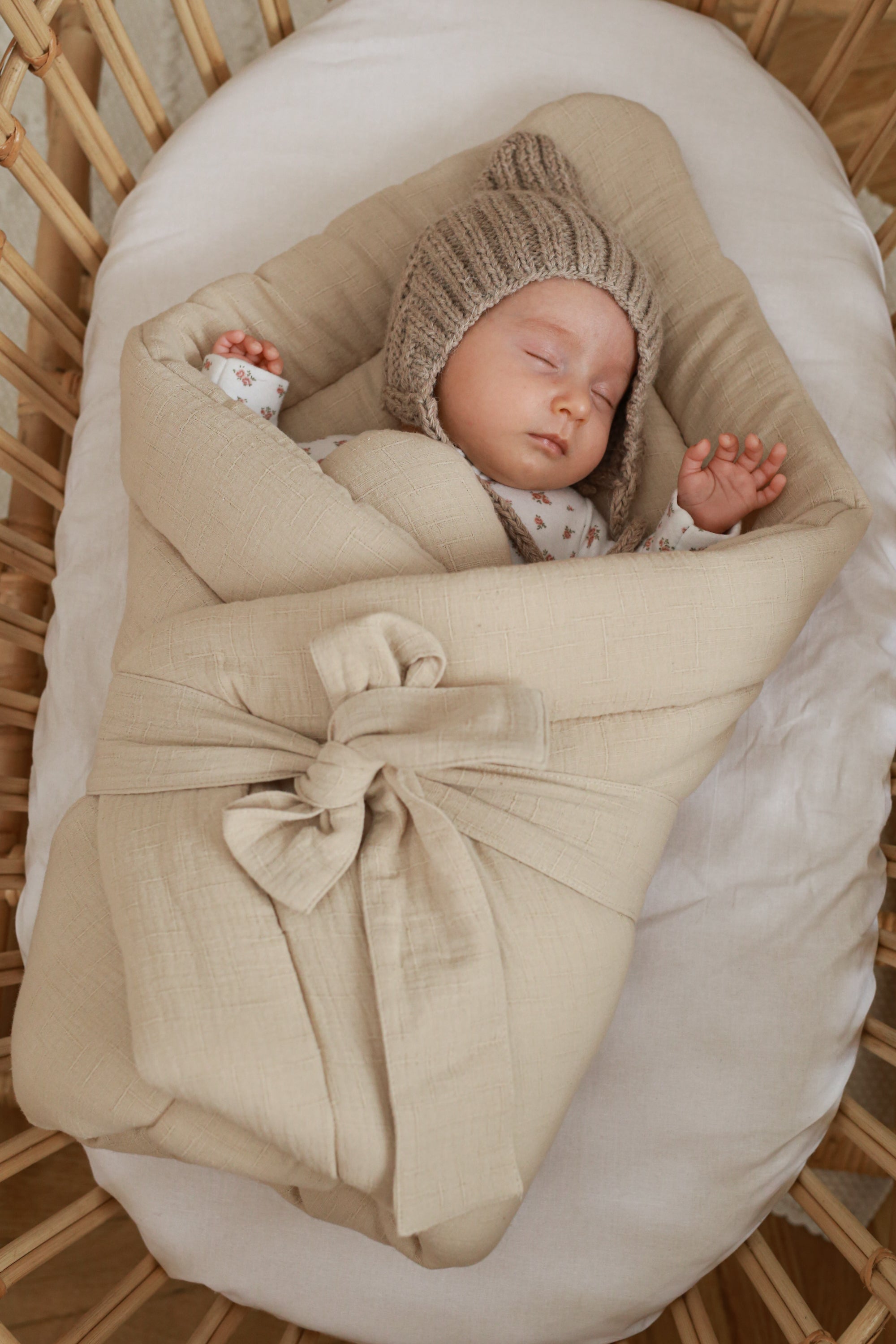 Beige Wrap: Comfort and Security Wrap in Peanut Color